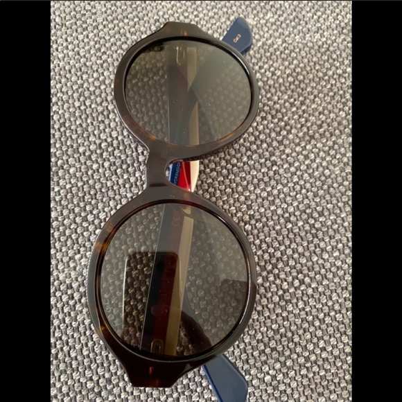 Gucci - Picture 4 of 5